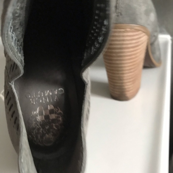 Boots - Picture 4 of 4